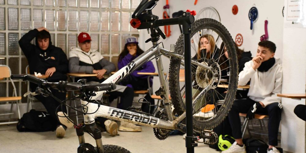TGMN preparan las bicicletas las pruebas que realizan con ellas